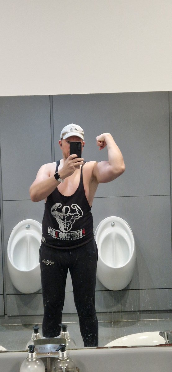 GavinWi79234383's tweet image. Back to the grind after a week away. Time to get BIG 💪💪💪 #bodybuilding #muscles #bigbiceps #pecs #hevage #pumped