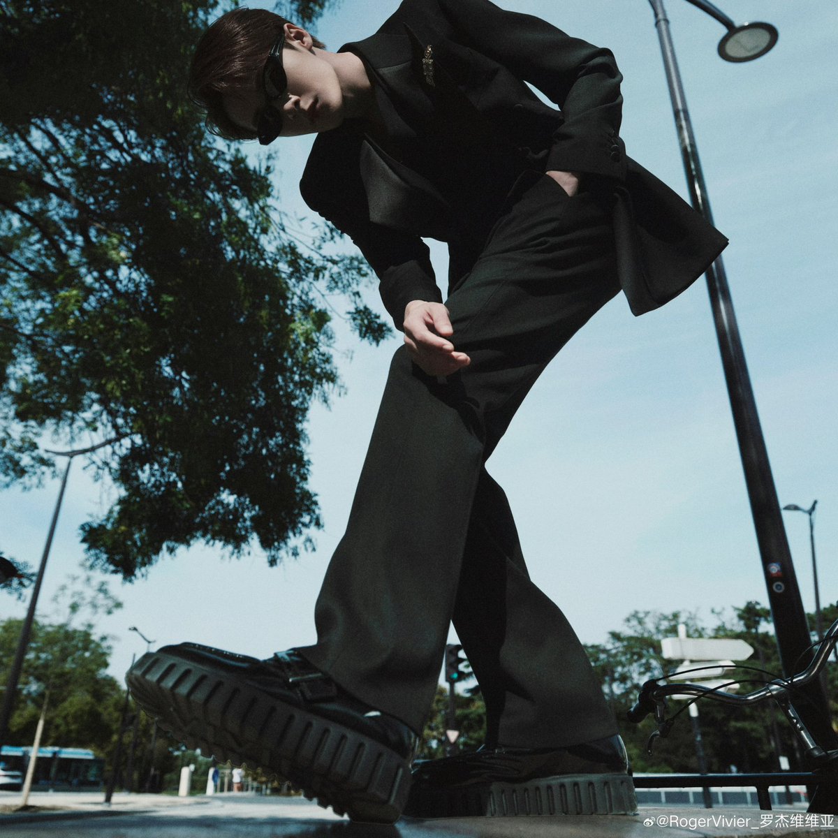 DUODUOSUB's tweet image. อัพเดทข่าวดีงับบบ 🎉
ในวันที่ 01/12/25 จะมีการประกาศอย่างเป็นทางการจาก Roger Vivier ให้ #ถานเจี้ยนซื่อ Brand Ambassador 
เลื่อนขั้นเป็น Global Brand Ambassador 

เหล่ากงเก่งมากกก 💛😍 
#TanJianci #檀健次