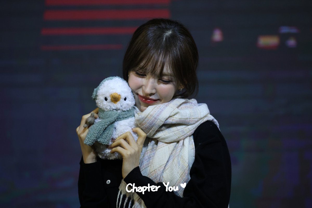 ChapterYou221's tweet image. 251123 사운드웨이브 팬싸인회
SOUNDWAVE Fansigning

#WENDY #웬디 #Sunkiss #CeruleanVerge #WENDY_Verge