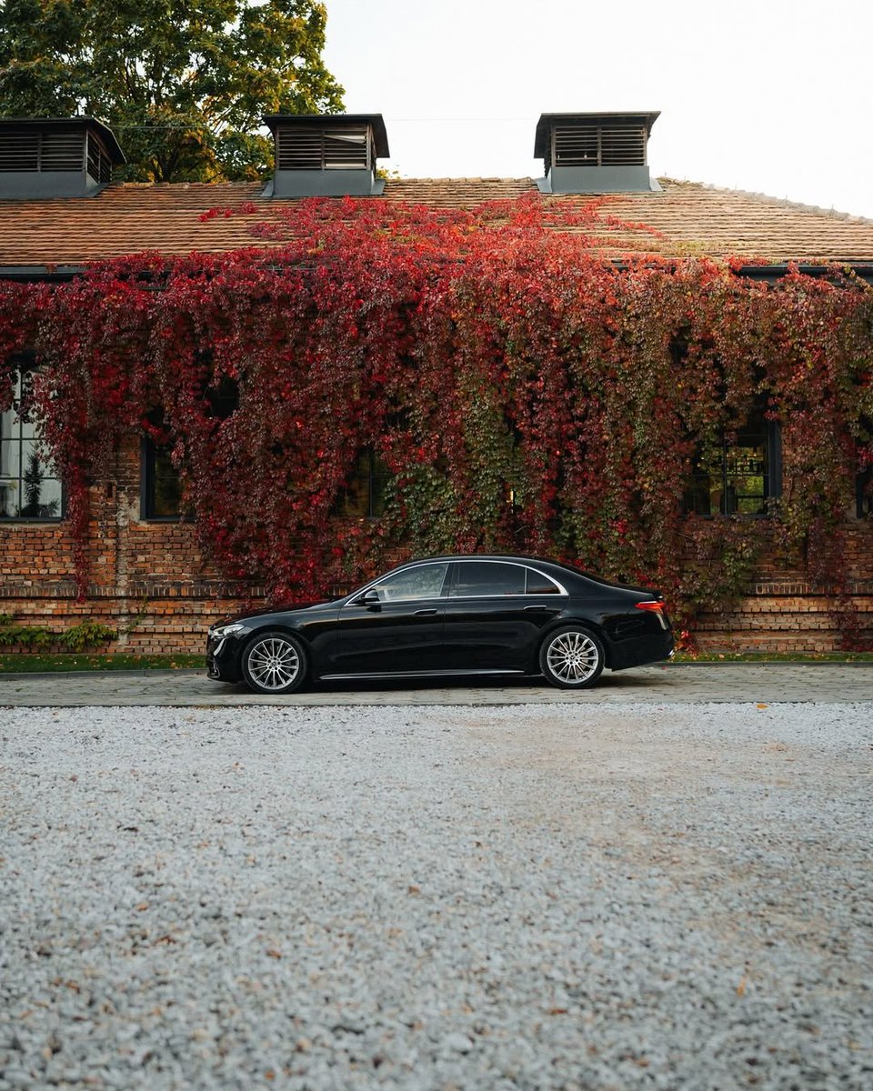 MercedesBenzInd's tweet image. A shade so stunning, a presence so iconic.
 
📷 Arkadiusz Nojek for #MBfanphoto 

#SClass #MercedesBenzIndia

Disclaimer: Accessories, colors, and fitments shown may not be part of standard specification. For technical specifications of the model available in India, please refer…