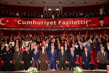 Vali Yakup Canbolat Öğretmenler Günü Programına Katıldı