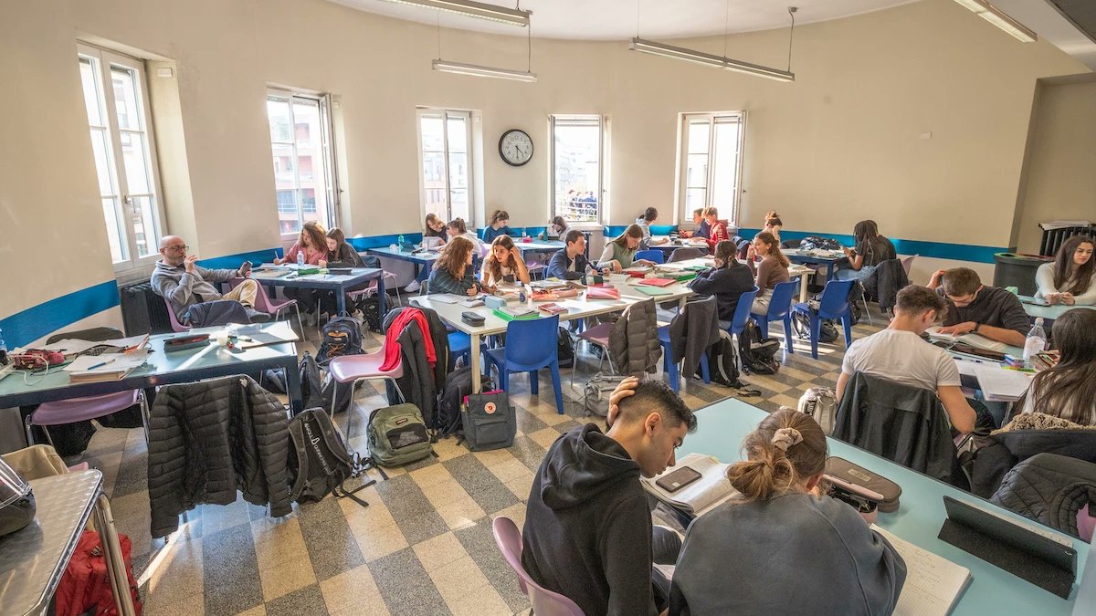 Un evento per i 25 anni di Portofranco <a href="/PFMilano/">Portofranco Milano</a>, centro di aiuto allo studio. A Palazzo Lombardia, oltre a racconti e testimonianze di tanti pomeriggi sui libri, anche la presentazione di una ricerca statistica che ne mostra l'efficacia 👇
clonline.org/it/attualita/a…