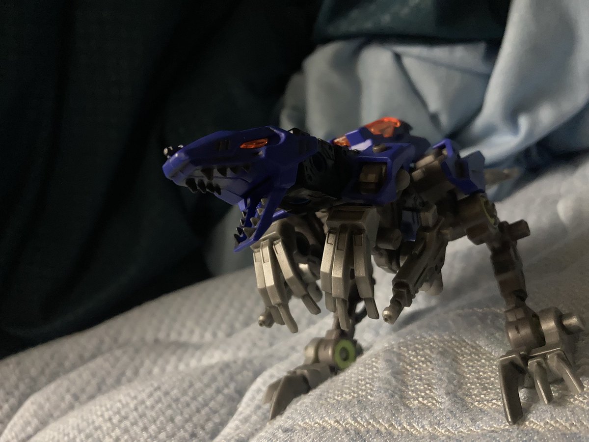 uu4fAqjjxFEPCjV's tweet image. ブロックスゾイドの良いところですか…
そうですね…
あくまで個人的な感想ですが…
・低コストで生産可能
・整備性、汎用性が高い
・分解しての運搬も可能
・武装を既存ゾイドに付けて強化できる
・なんならブロックスゾイド自体を武装にできる
・合体する事で強力なゾイドになる
↓に続く