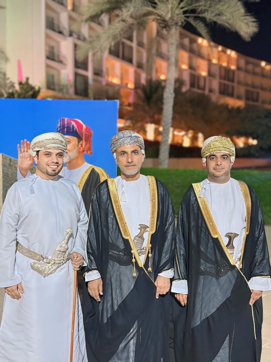 تشرفتُ بحضور والمشاركة في حفل الاستقبال الذي أقامه مكتب سعادة الشيخ أحمد الحبسي والي المُصنعة ونائبة المهندس هلال الشعيلي احتفاءً باليوم الوطني العُماني كل الشكر والتقدير لسعادة الشيخ ومكتبه على دعوتهم الكريمة وحفاوتهم التي تجسد أصالة هذا الوطن وعمق قيمه