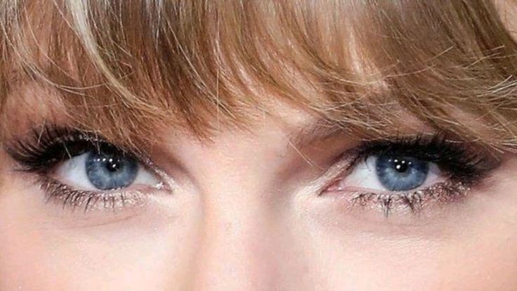 werentfunny's tweet image. swift doesn’t so much flirt, it’s more like she sets the other person on fire. when she actually makes eye contact, it’s like locking eyes with a feral arctic fox. sheer magnetism.