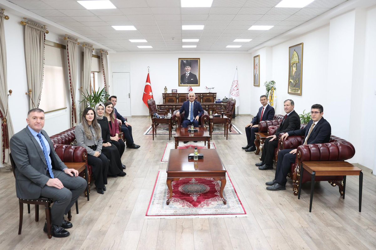 MusMilliEgitim1's tweet image. ÖĞRETMENLER GÜNÜ MÜNASEBETİYLE VALİMİZ SAYIN AVNİ ÇAKIR&apos;A ZİYARET

Haberin Devamı İçin Tıklayınız 👇🏻📸
meb.ai/o9TmaA

@tcmeb 
@Yusuf__Tekin
@TCMusValiligi
@akadiraltay47