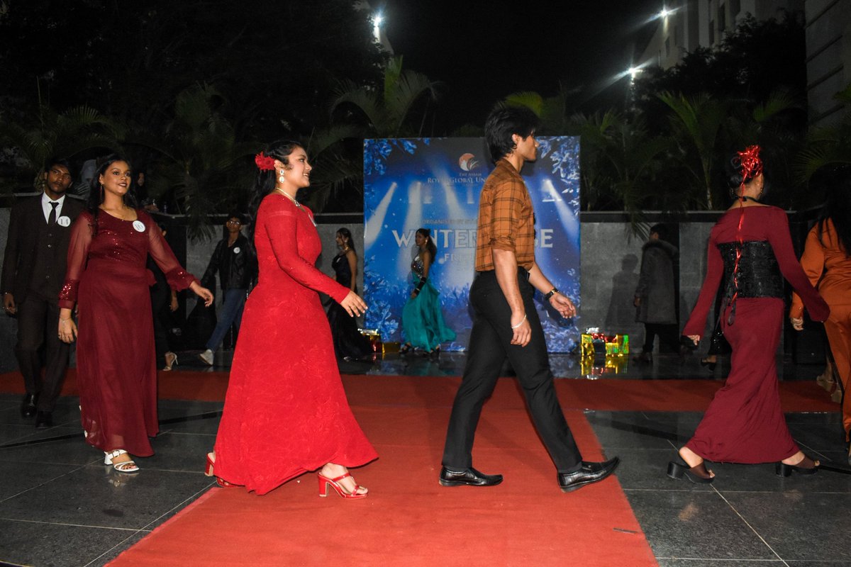 RoyalGlobal_Uni's tweet image. The stage brimmed with energy as participants brought charm, talent, and pure enthusiasm to Mr and Miss Freshers.Every round kept the audience cheering louder, making it a warm and fun-filled welcome for our newest batch.
#Freshers2025 #RoyalGlobalUniversity #MrAndMissFresher