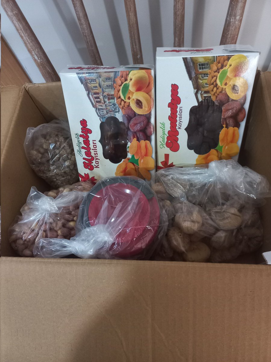 @kayisicimurat 
Ürünlerim eksiksiz olarak ve çabuk geldi. Geçen sene de memnun kalmiştim. Özellikle torunum kayisi ve incirlerinize bayiliyor😊
 Çok teşekkürler&amp;hayirli işler dilerim🍀