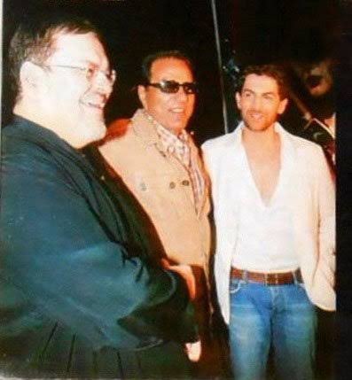 NeilNMukesh's tweet image. This loss feels deeply personal. 
He loved three generations of the Mukesh family, and I often told him that he bridged the void of me never having met my grandfather.

My grandfather, Mukesh ji, lent his voice for Dharam ji’s first on-screen debut film song “Mijhko is raat ki…”…