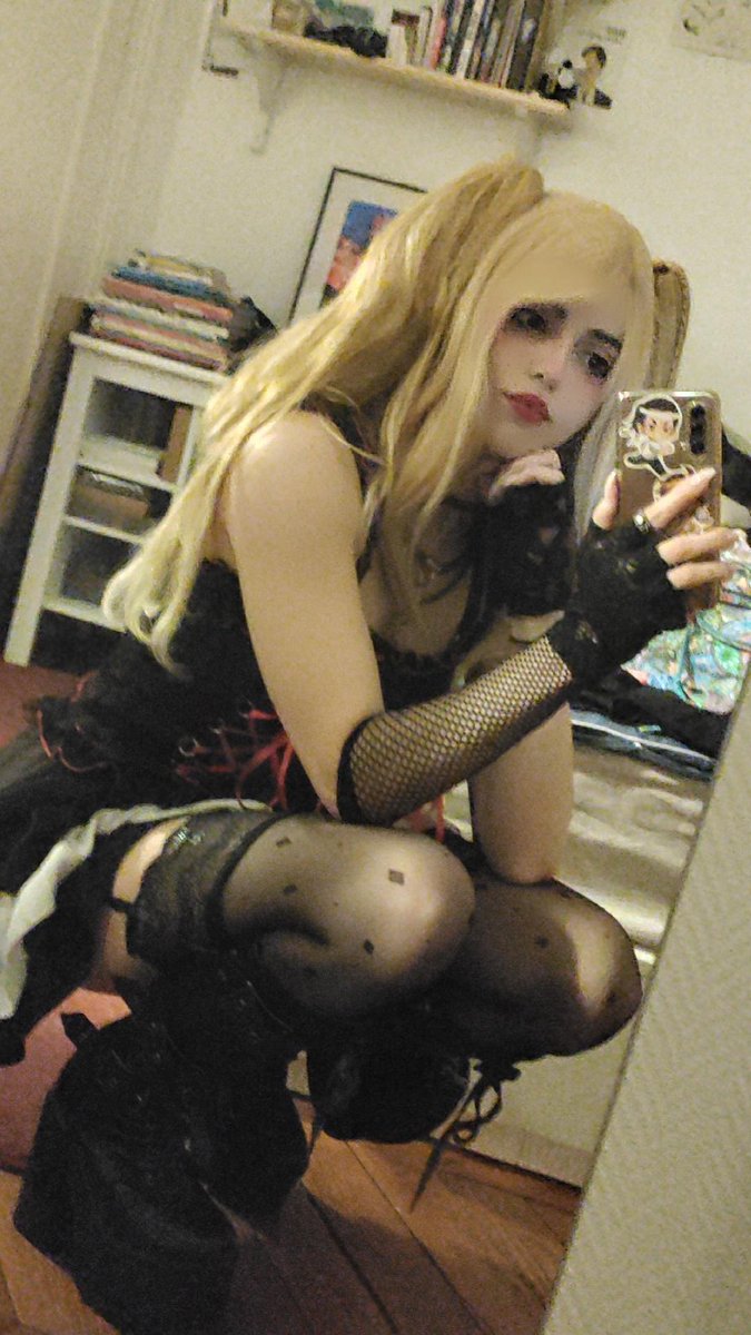 aizenwelt's tweet image. looking for moots! &amp;lt;3 

- 26 she/her
- league/soulsborne/hyv etc
- NA/EU servers
- cosplay, gaming, music and philosophy 
- ifb ! 

- ♡ ノ ↻ to be moots

#valtwt #leaguetwt #promotwt #moothunt