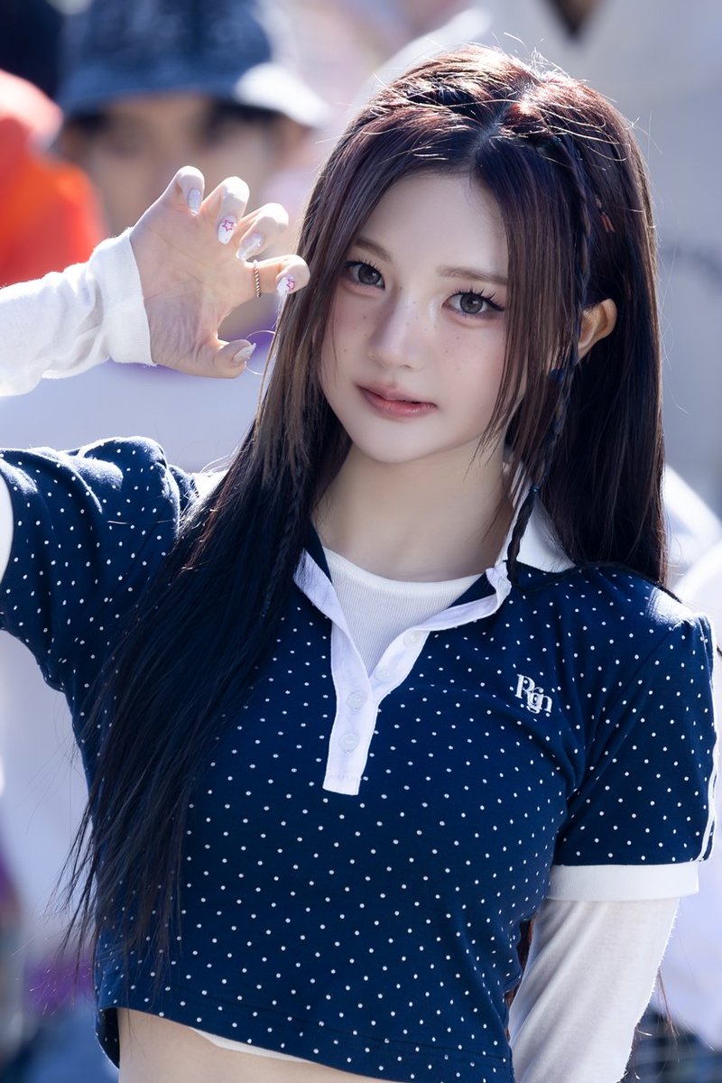 yeonji_loops's tweet image. [251124] &apos;Q&amp;amp;A&apos; mv filming behind: melon/genie magazine