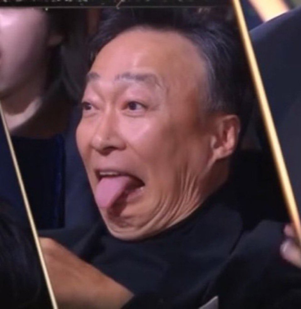 _zzzzz222's tweet image. 사장도 그렇고 울 엄빠도 그렇고 이모도 그렇고 어른들 말 들어보면 막 니 나이때는 월급에 70? 80프로는 무조건 다 모아야 한다고 그러는데 그거 듣는 나 걍 이멀전시 비상 비상