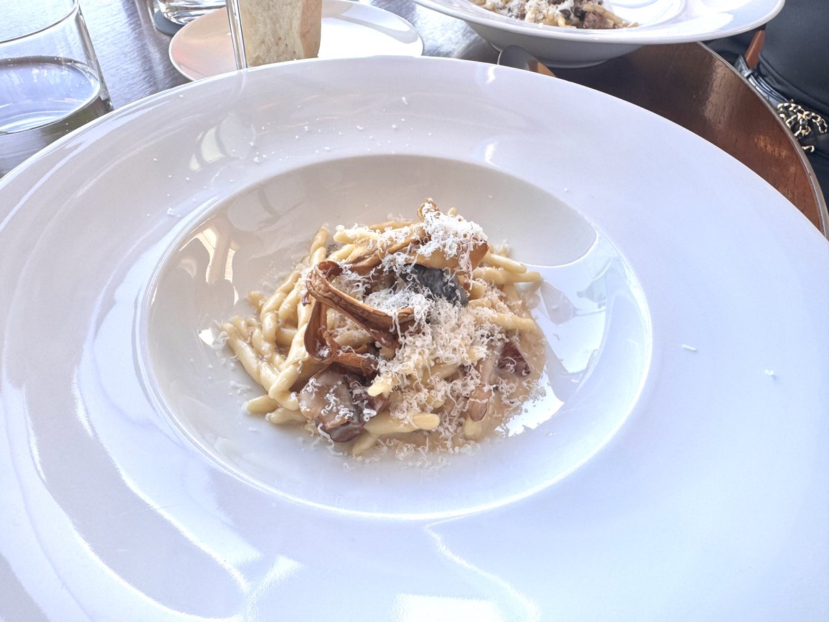 SuzuAki777's tweet image. 年商数十億円、経費使い放題っぽく、
食費1人で50万円/月の友達と出かけて、寒い🥶
身の丈に合う食生活に戻ります🙇‍♀️
とにかく、もやし、納豆と豆腐だーー

#東京エディション虎ノ門
#庶民であると自覚べき
#東京エディションランチ
#theblueroom