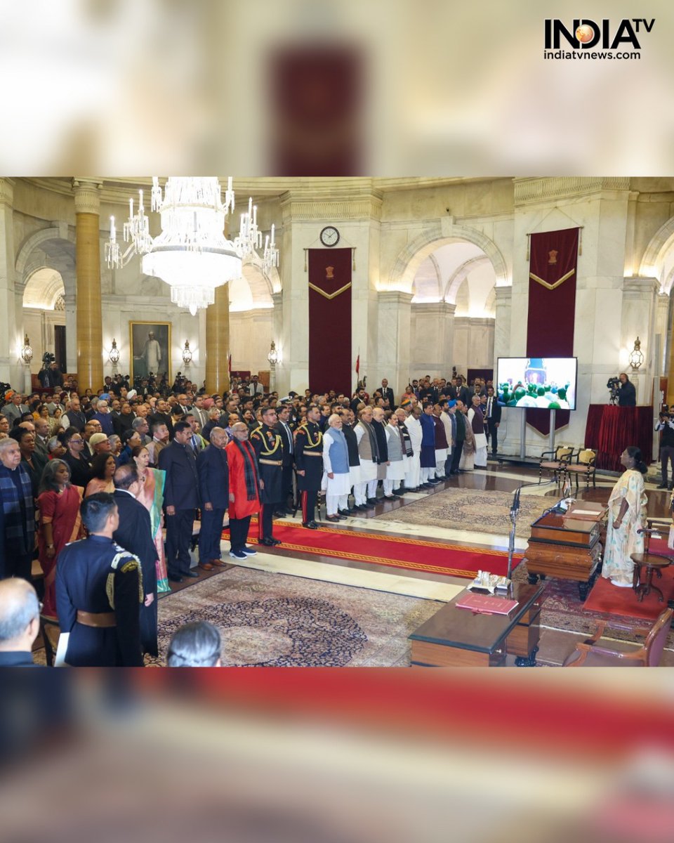 indiatv's tweet image. Justice Surya Kant takes oath as 53rd Chief Justice of India: Know all about his journey so far

Read more here:
tinyurl.com/2pdh75ku

#Chiefjusticeofindia #JusticeSuryakant #cjibrgavai