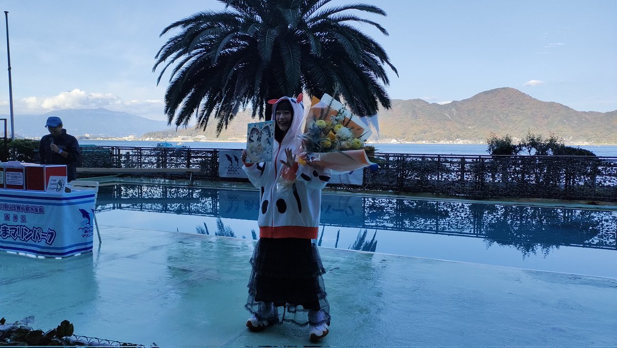 dive2snow's tweet image. あわしまマリンパークでマリンパークのキャラクター、内浦ましろちゃんのCVを担当する小山百代さんを迎えてのスペシャルトークショー。
ペンギンのヒナの名付け親にもなった小山さんが命名したのはハレちゃんでした。
#あわしまマリンパーク
#沼津
#小山百代