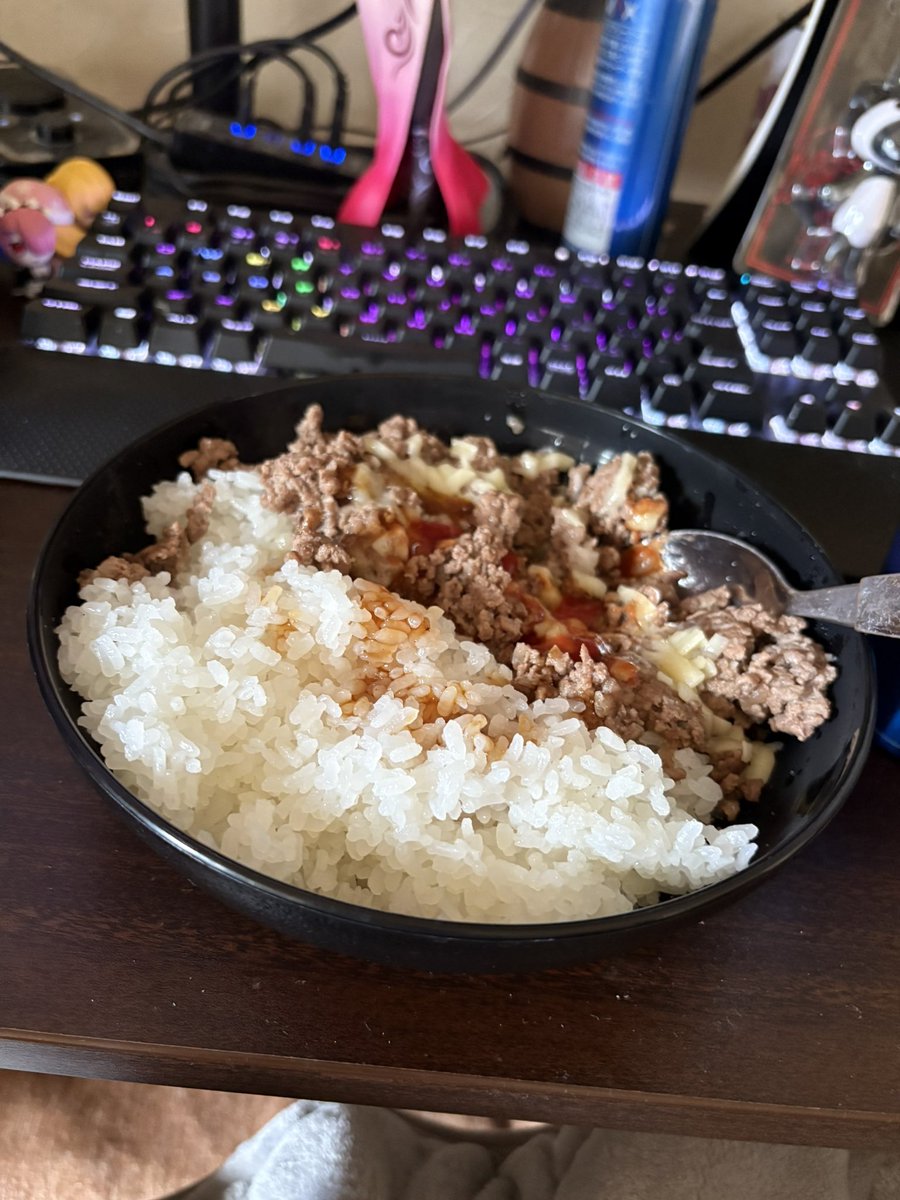 charap_iiii's tweet image. お腹すいぽっぽっぽー