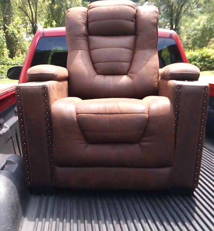 JeremyC521876's tweet photo. This is a true #BirthdayGift from my #Father — a #Recliner for my upcoming #Birthday on #Thanksgiving, #11/27/2025. I’ll be turning 53, and I’m deeply grateful to have made it this far. #ThankYouGod. #JeremyCombs https://t.co/E5Ciq5kMzX