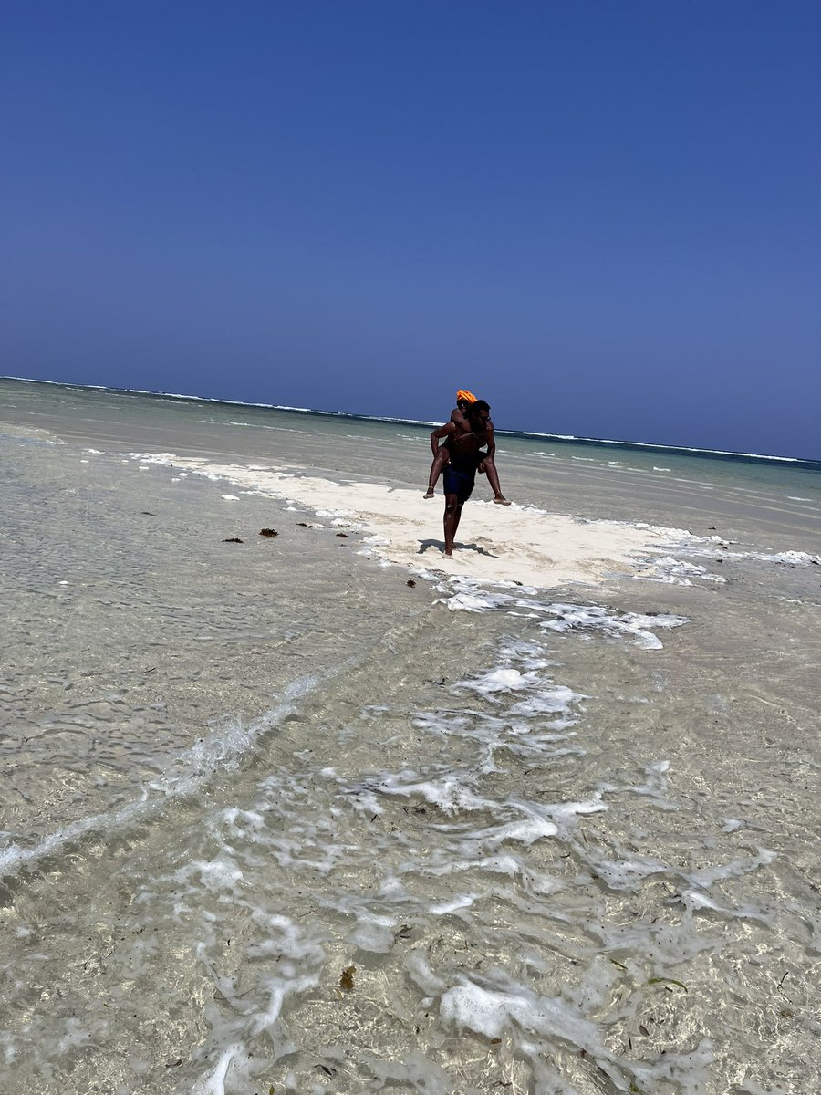 the_Lawrenz's tweet image. Mombasa is a beautiful place. 🏖️ 💦