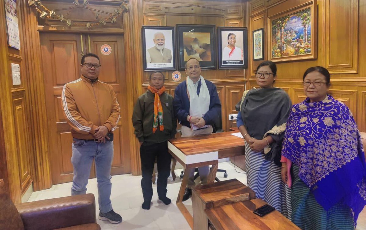 thbasantasingh's tweet image. 🙏
A warm welcome to Huidrom Ebungomacha (Pungomacha) Meitei and his family of 24/45 Ishok Makha on joining @BJP4India from INC on 24th November 2025.
Your trust inspires our continued service.
#thbasantakumar #NambolMandal
#bjpfamily
. 
.
