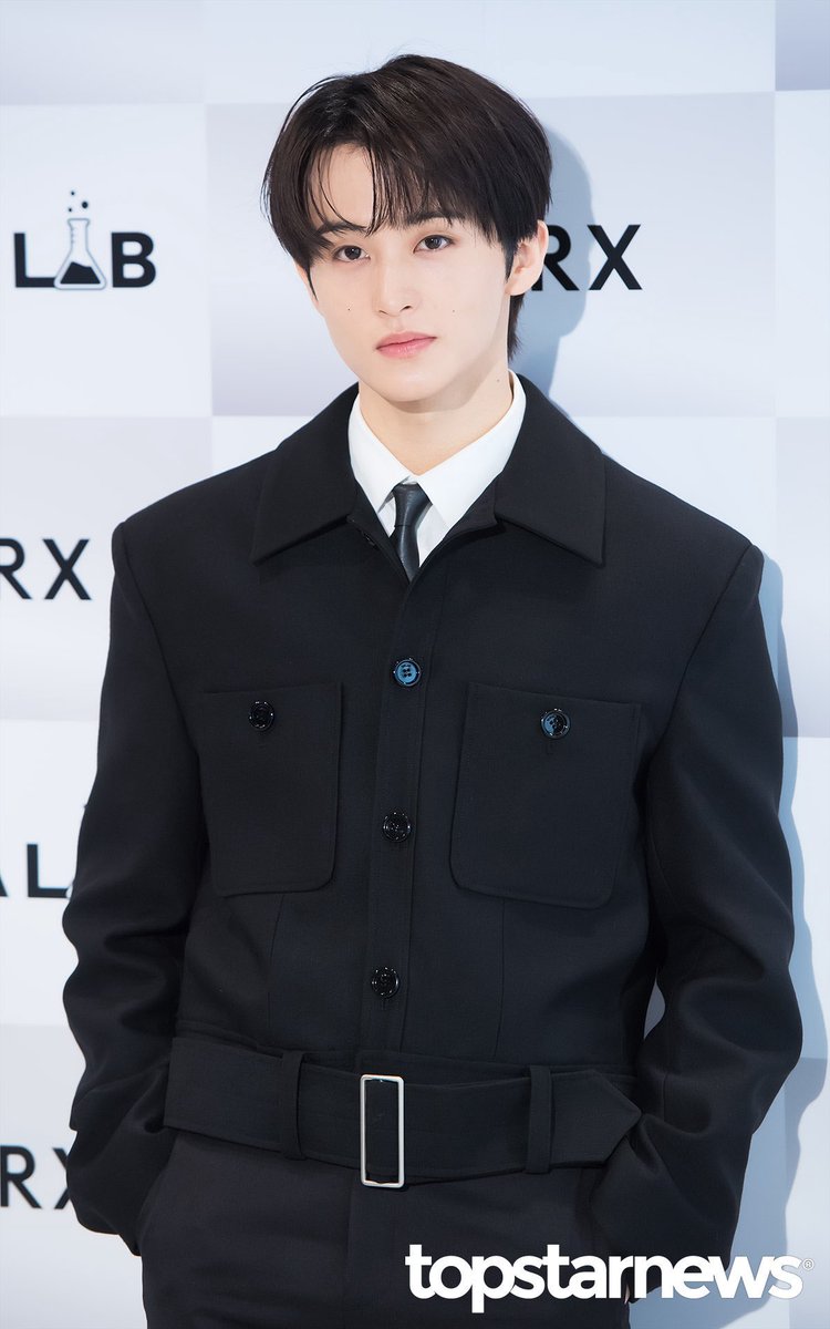 seareddd's tweet image. ชอบลุคม้าควันนี้มาก หล่อสะอาดคุณชาย

DERMA LAB WITH MARK
#COSRXxMARK @cosrx