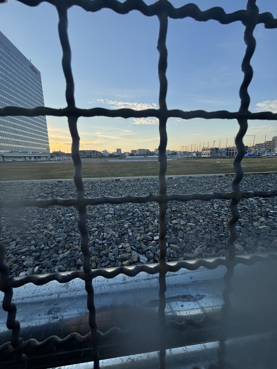 query1000's tweet image. 住んでるところの東の端は海だけのようど、西の端はハッキリしない