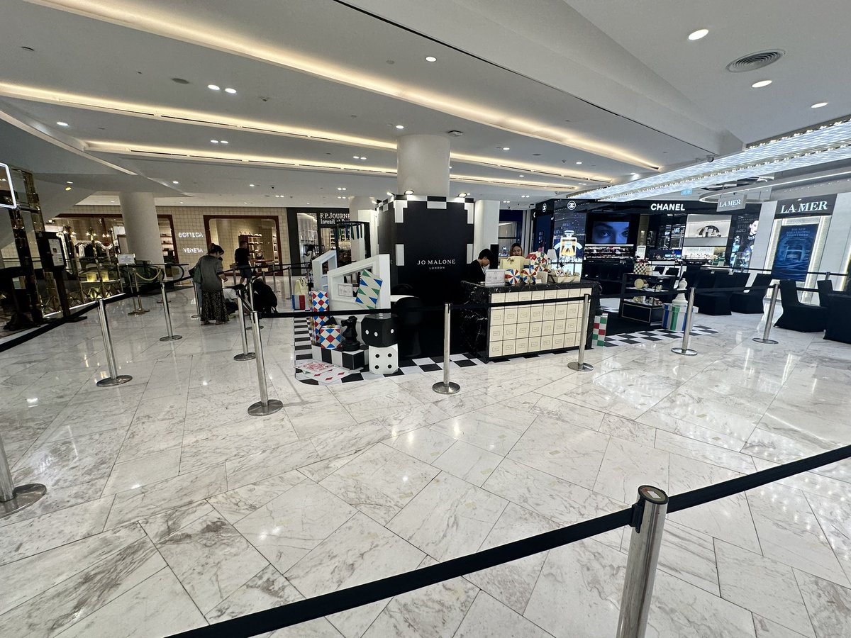 mylittlemeowzn's tweet image. งานวันนี้มีพื้นที่ว่างอีกเยอะมากกกกกกก แบบมากๆ ใครว่างหรือสะดวก มากันได้นะคับบ ตอนนี้ริสแบนมีคนรับไปประมาน70คนคับ แต่ที่เยอะมากๆๆ น้องนิวเดินรอบงานด้วยน้าา มาให้กำลังใจน้องกันเยอะๆเร้วววว  

#NuNew @CwrNew