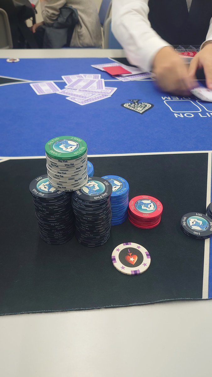 NU_poker's tweet photo. 京都大学の文化祭「NF」に行って、京大ポーカーサークルBigFishのブースで交流してきました！！ https://t.co/2feeZTlM70