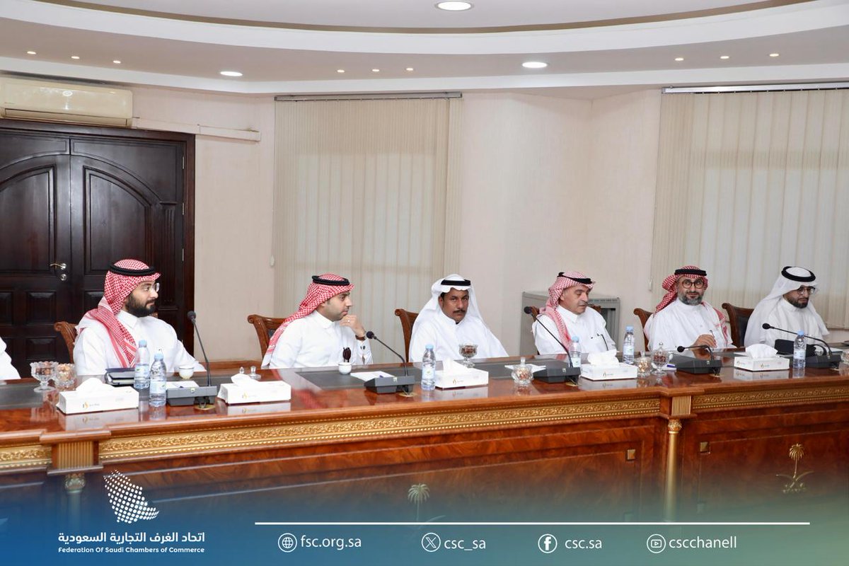 اللجنة الوطنية للصادرات برئاسة أ.منصور الشمراني
تلتقي النائب الأول لرئيس غرفة ينبع أ.إبراهيم  الجهني،
اللقاء استعرض مبادرات اللجنة والتحديات التي تواجه المُصدّرين
وأوجه التعاون لدعم وتنمية الصادرات الوطنية غير النفطية في القطاع الصناعي والتجاري بالمحافظة.  
#اتحاد_الغرف_السعودية