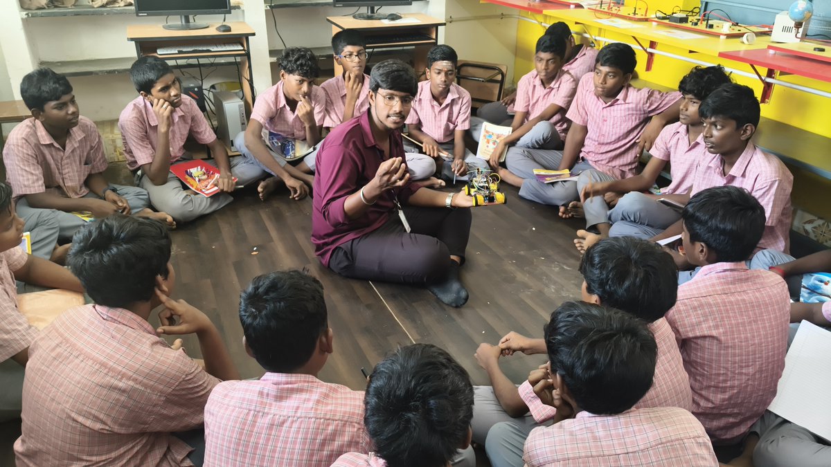 BhumiOrg's tweet image. Advanced STEM sessions were delivered across STP schools with support from St. Lourdes Engineering College - engaging students through real-world projects like smart lights, obstacle-detecting models &amp;amp; more.

#STEMEducation #Bhumi #InnovationInSchools
