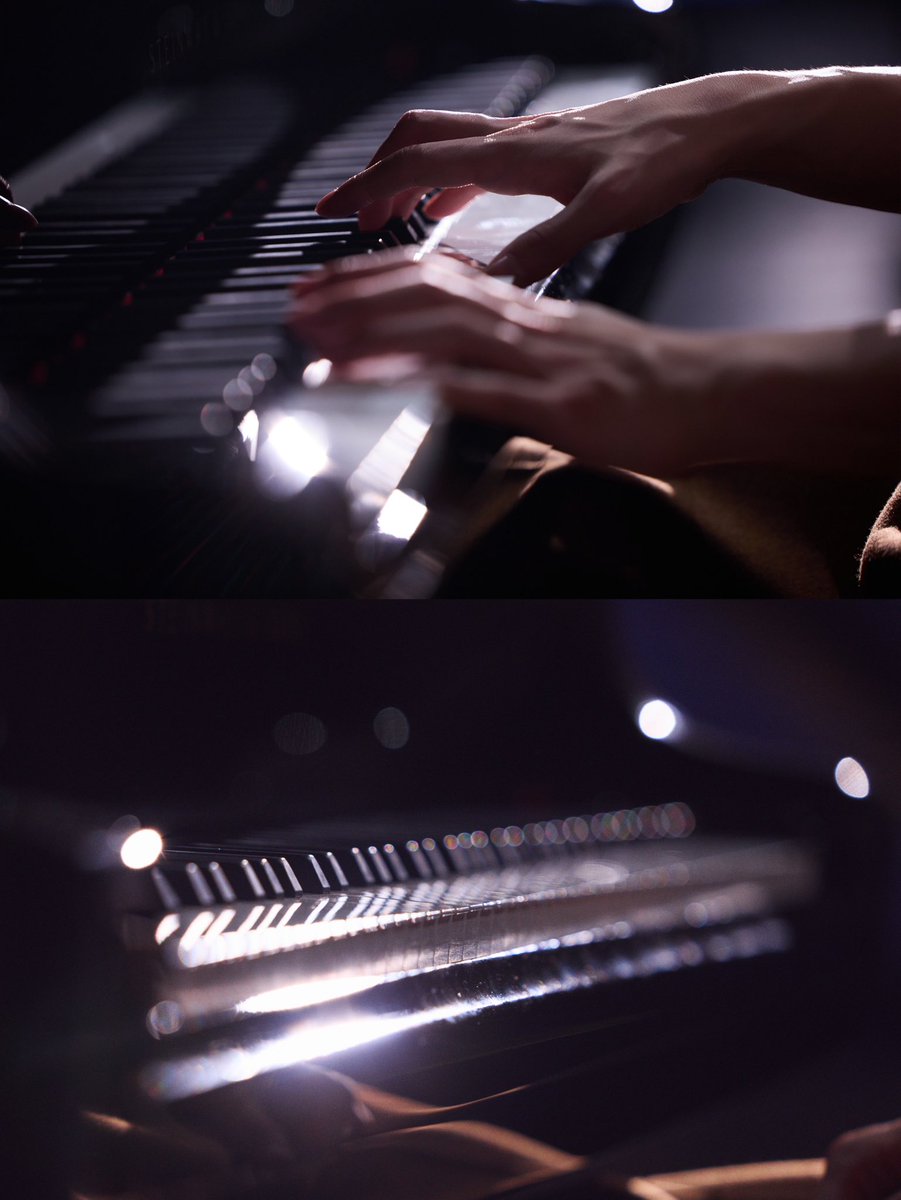 lay_studio's tweet image. Cameras rolling, the countdown to our meeting has begun⏰—every bit of anticipation and affection shines bright.
This is a date where love meets love. Are you ready to meet Boss @layzhang 
#LAY #LayZhang