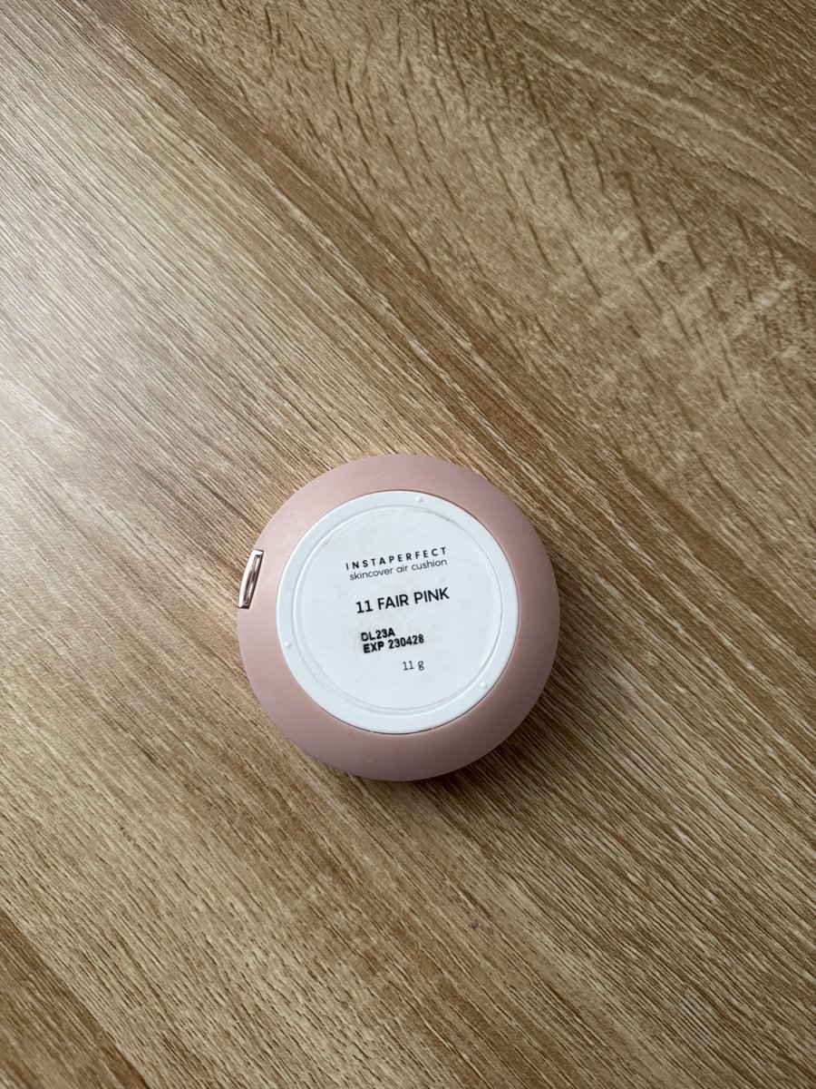 JEN200L's tweet photo. wts cushion instaperfect special edition skincover 

• shade C11 fair pink 
• new baru buka 
• jual karena salah shade
• price | 130.000 
• shopee 🍊

jual cushion preloved baru indonesia #zonauang https://t.co/MrzYOCkpcW