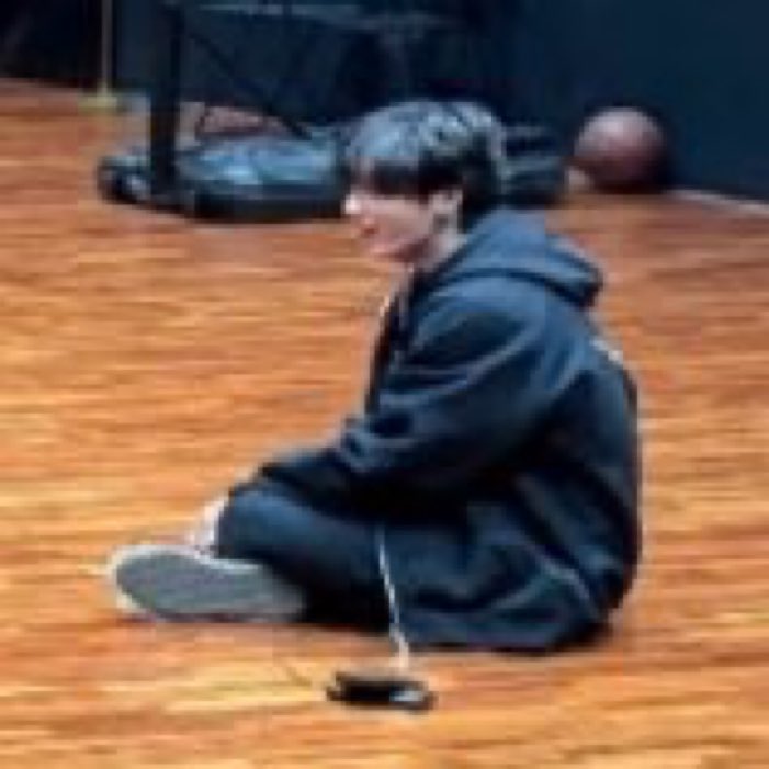 jeonIves's tweet image. he’s so small 😭