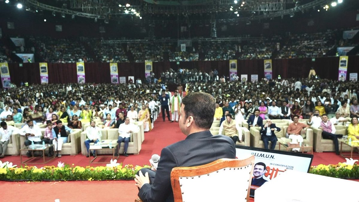 Devendra_Office's tweet image. &apos;देवा भाऊ&apos; in a candid conversation with Gen Z on the &apos;Involvement of Youth in Governance&apos;.

@Dev_Fadnavis 
#DevendraFadnavis #Youth #Maharashtra