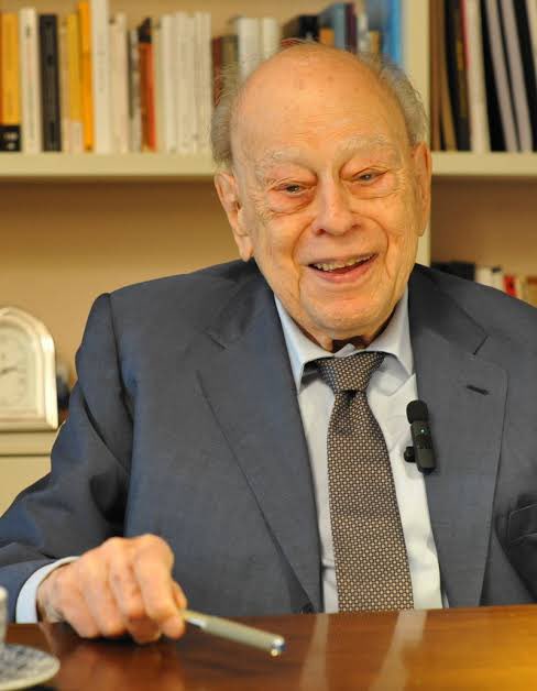 Comença a Madrid (després d 10 anys d’instrucció!) el judici contra el President Jordi Pujol i els seus fills
N’hi ha q diuen q d’això dependrà la manera com passarà a la Història
Jo ho tinc clar: ha estat un gran President,algú q ha lluitat i treballat x Catalunya i els catalans