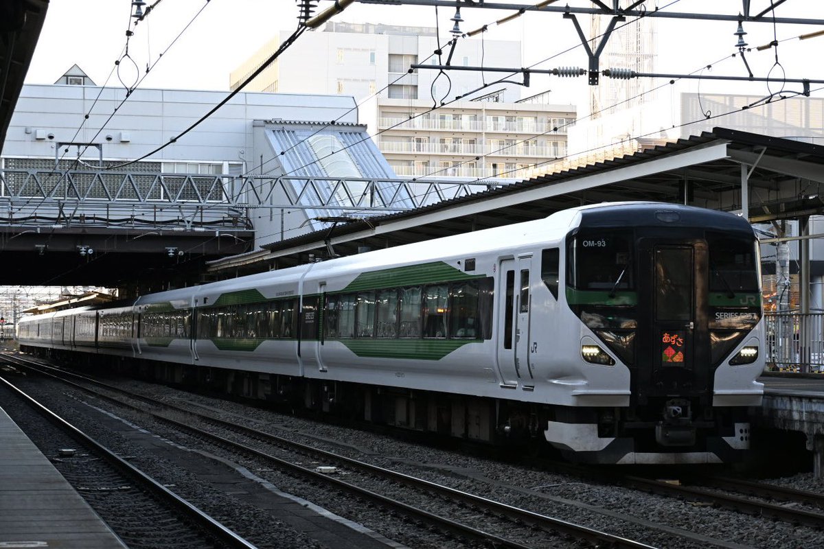 Rail710's tweet image. 2025.11.24
あずさ74号　E257系 5000番台
あずさ76号　E257系2000番台