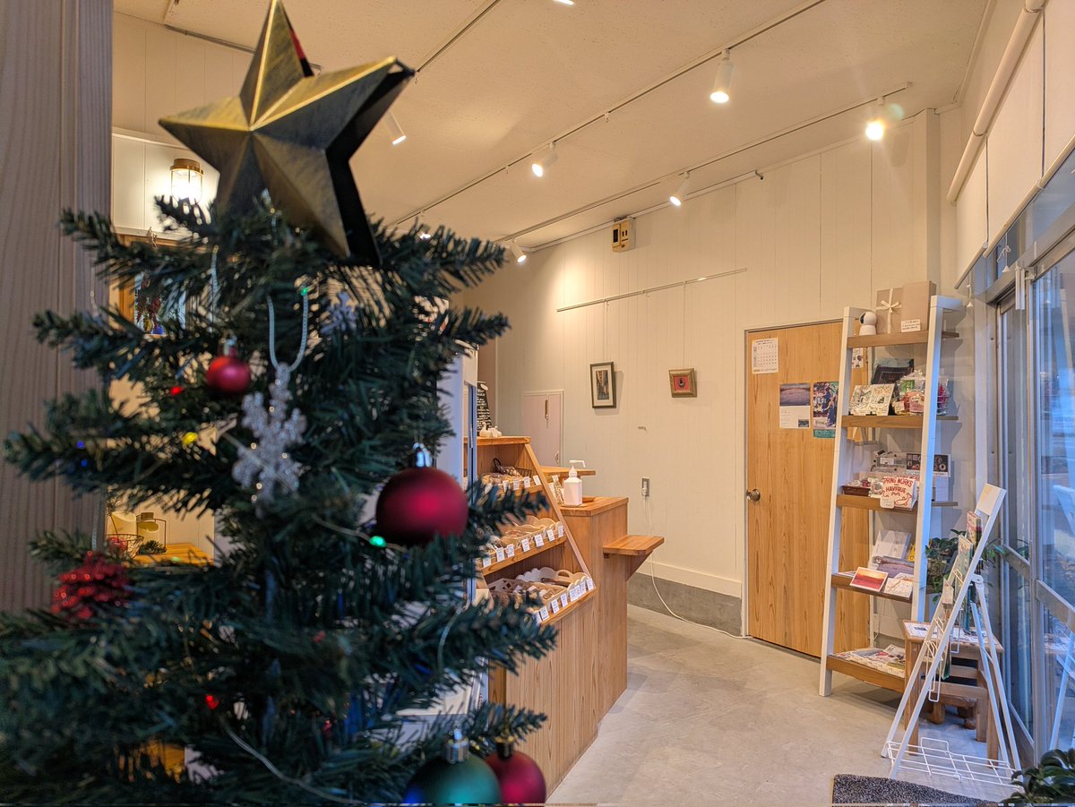 springworks2023's tweet image. りんごのタルト、マフィン、プリンは完売しております。
かぼちゃプリンはあります。
焼菓子もどうぞ。
17時までお待ちしております。

#菓子屋ハウフル