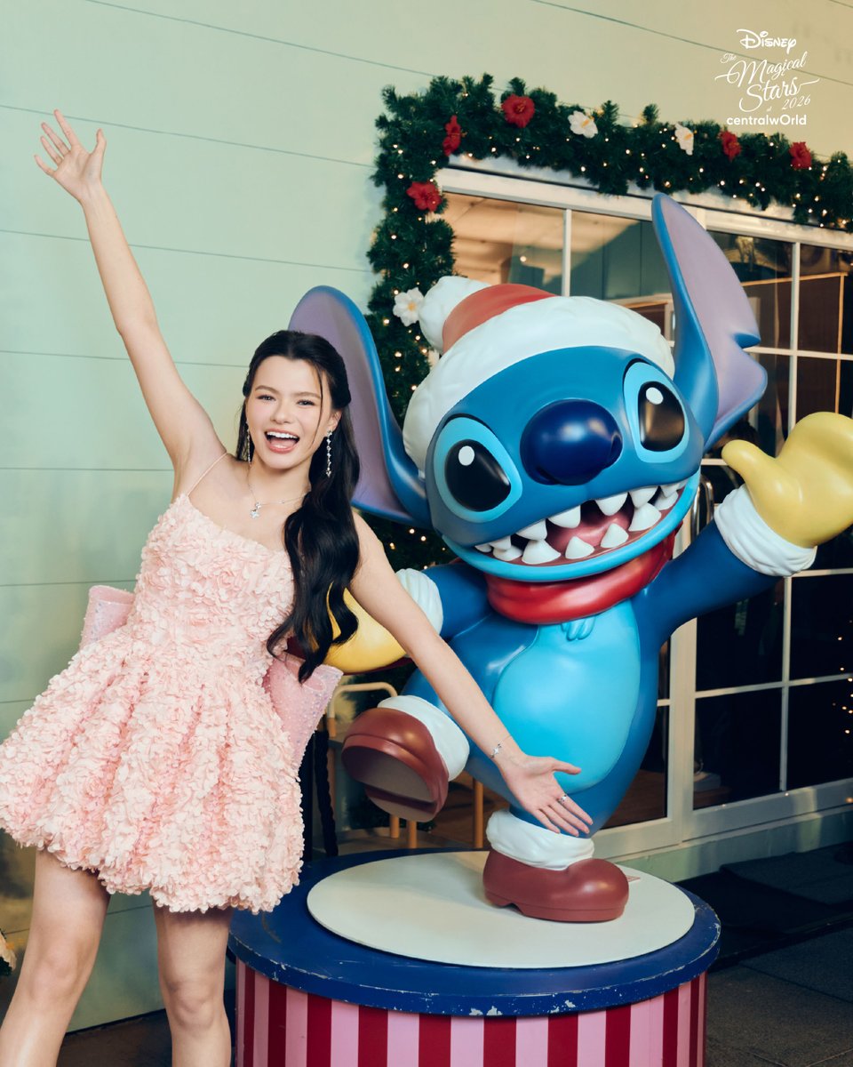 centralwOrld's tweet image. เบ็คกี้ กับ Stitch สดใสไม่มีใครเกิน 🥰
-----
Becky Rebecca at Disney The Magical Stars 2026 at centralwOrld 🎊

📸 Photo Spot - Disney&apos;s Lilo &amp;amp; Stitch
📍 1st Fl, Outdoor Square B at centralwOrld
📅 14 Nov 24 – 6 Jan 69

SAROCHA REBECCA DISNEY AT CTW
#centralwOrldXmasXFreenBecky…