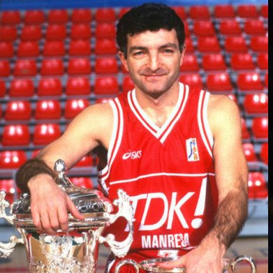 javibalmaseda1's tweet image. ➡️ Hoy cumple 6️⃣9️⃣ años un histórico del baloncesto español.
✅ ¿QUÉ RECUERDAS DE ÉL? Muchas gracias por vuestras respuestas.
📷 @GIGANTESbasket