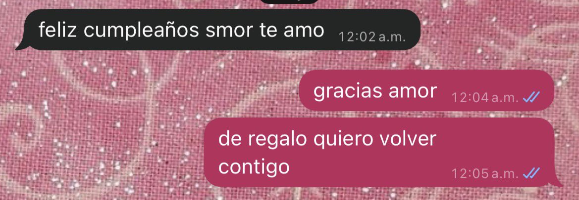 curliecatt's tweet image. pues mi ex me felicito a las 12 y ustedes