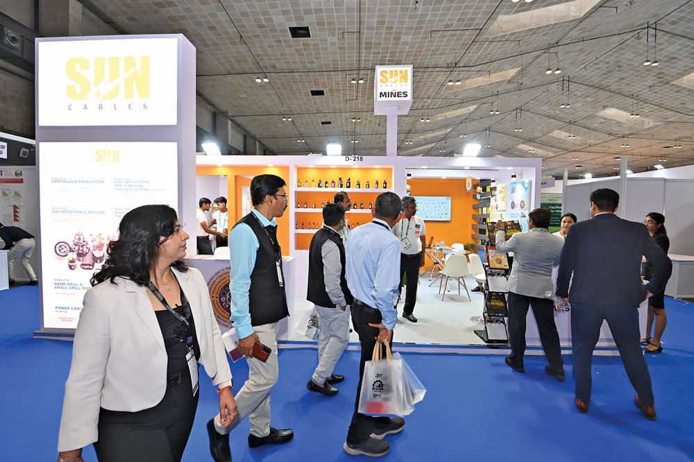 equipment_times's tweet image. Our cables are engineered to withstand harsh conditions and mechanical abuse. 

Read more:- equipmenttimes.in/Our-cables-are… 

@RamamurthyTM @philipjourno @subotambe #equipment #infrastructure #contractor #machine #mining #heavymachinery #Gearmotors #excavator #component #excavator