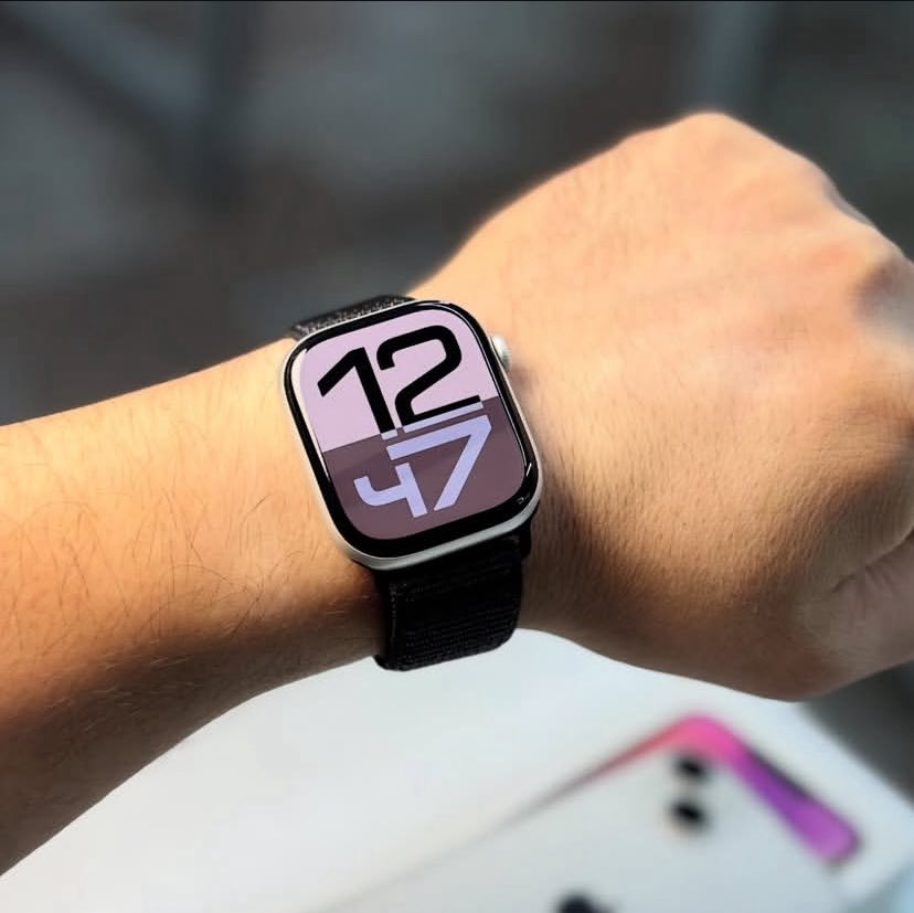 Neo_Marshall's tweet image. FITNESS + STYLE JUST COLLIDED! Meet the Microwear X10 

💪 Crush workouts with real-time tracking  
📲 Dynamic Island keeps you connected  
🕒 Always-On Display (looks fire 24/7)  
📞 Double tap → answer calls without breaking your set  

Everything you get:  
✔️ Smartwatch  
✔️…