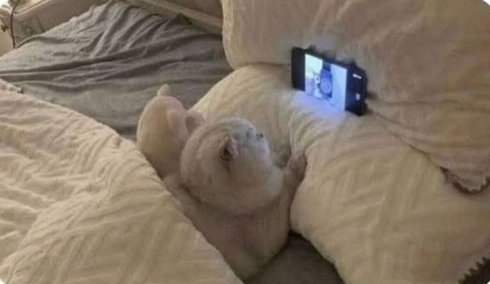 jesu__tofunmii's tweet image. It's Monday again, everybody's going to work 

Me: let me continue from episode 4