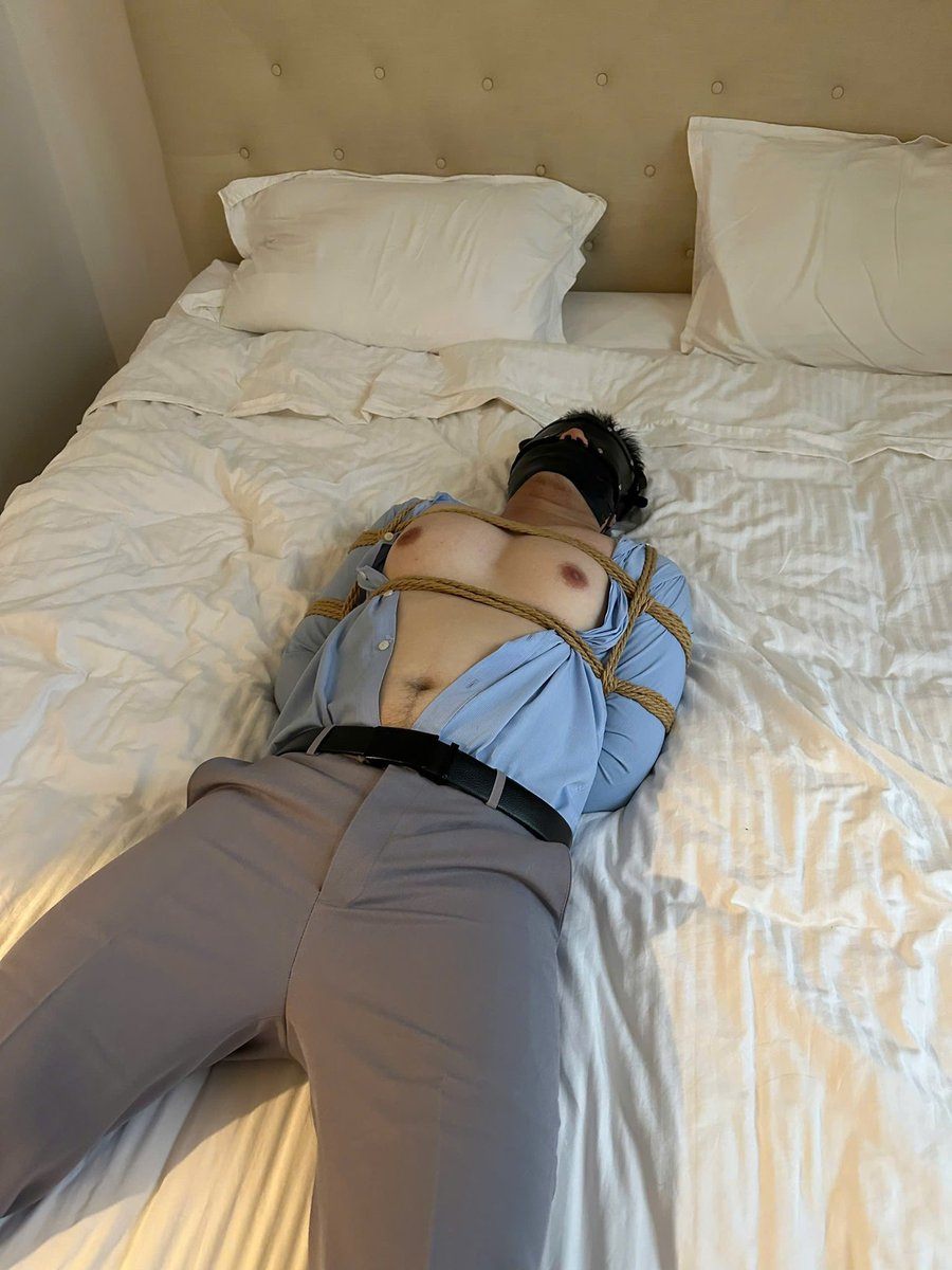 vinh_chen's tweet photo. Stripped the clothes https://t.co/ogIdZDJbQH