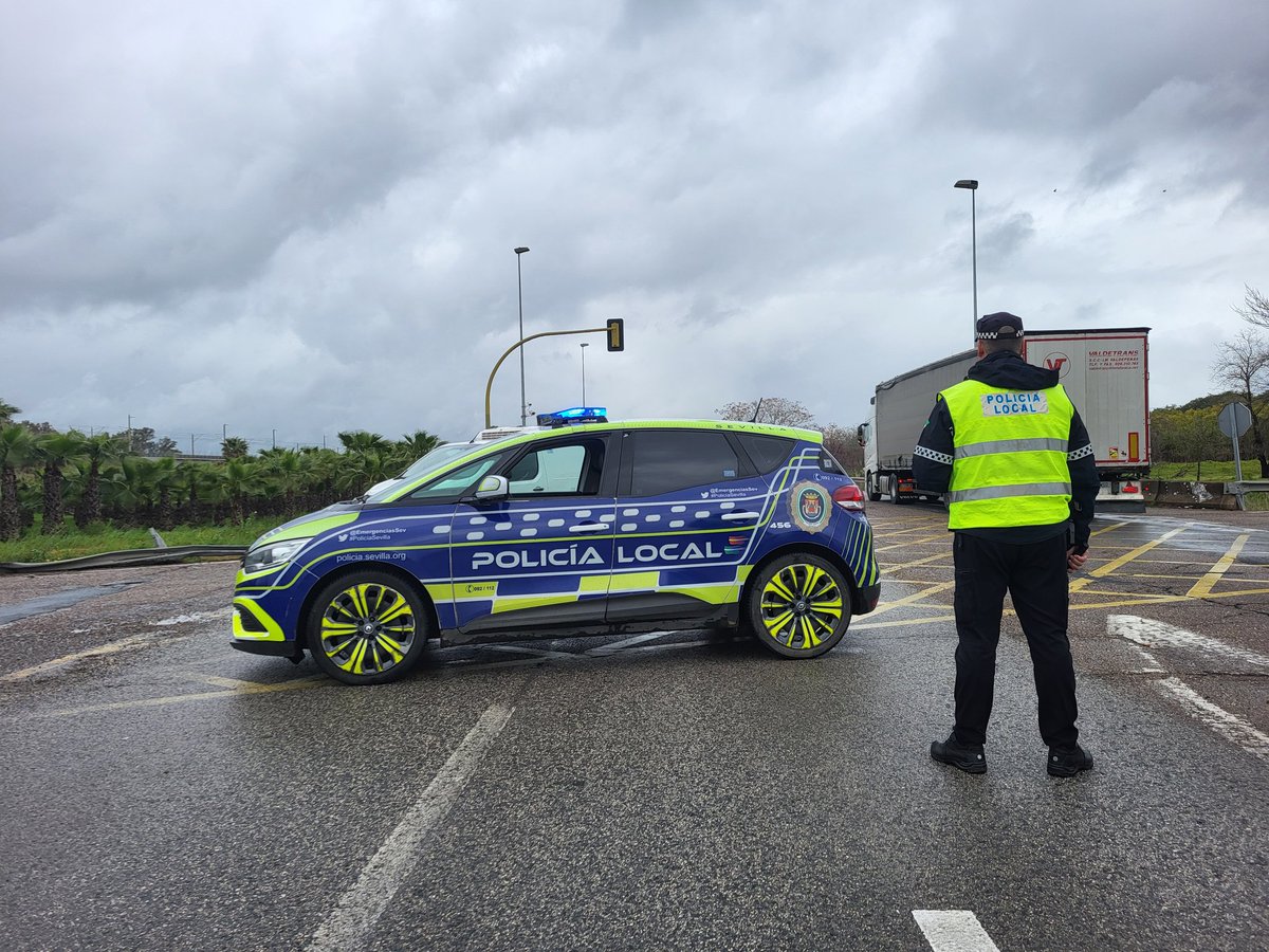 CSIF_PoliciaSev's tweet image. 🟢 Queremos felicitar y dar la enhorabuena a todos aquellos compañeros/as que hoy serán reconocidos en el acto institucional por el día de la Policía Local de Sevilla.
❌️ CSIF no estará presente en el acto en protesta por el maltrato institucional que estamos sufriendo.