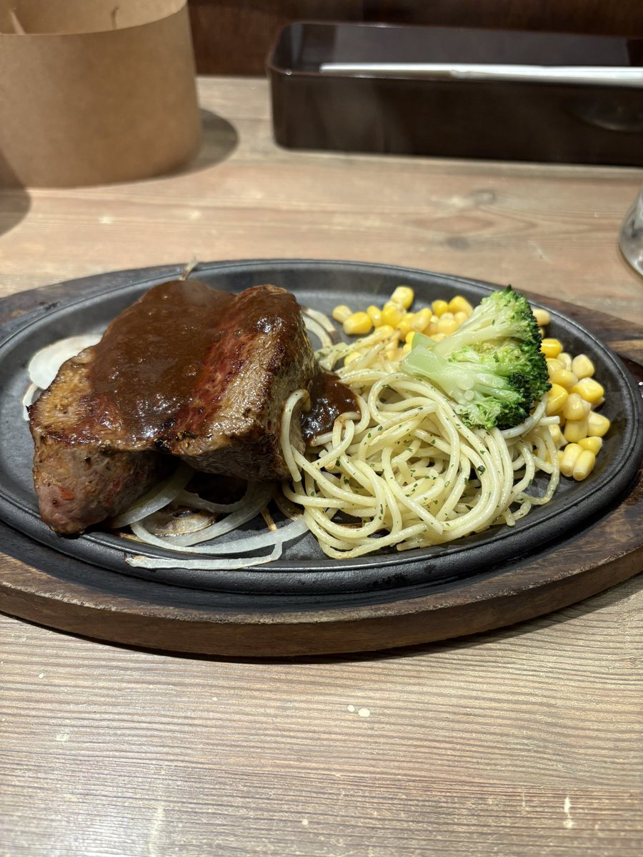 emihirano1204's tweet image. 吉祥寺に来たらやっぱり此処‼️
#HEROS
#ヒーローズ