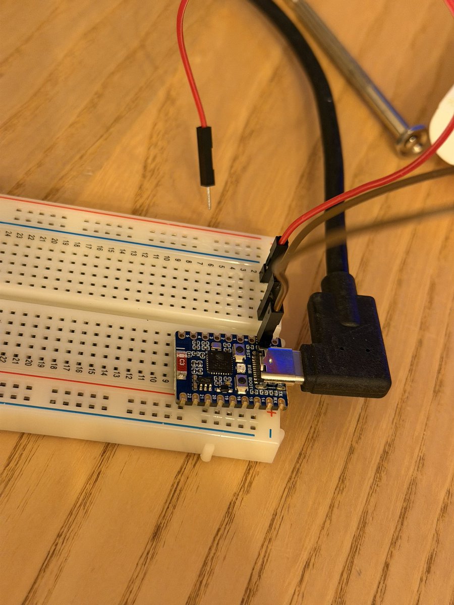 gonzague's tweet image. Nouveau joujou 👀 #ESP32