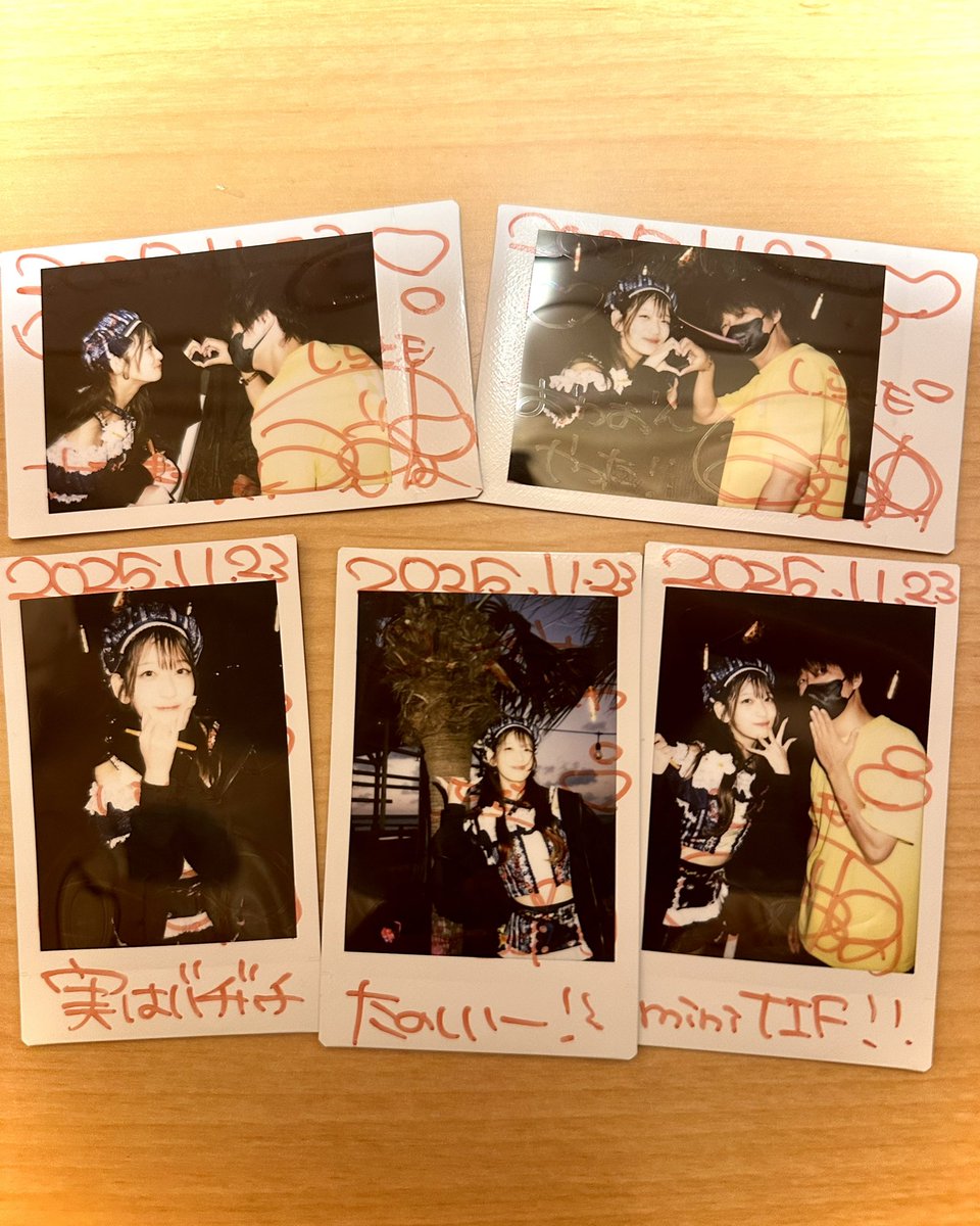 shiratomo0823_2's tweet image. 1日目

セトリも最高だしオフ会も楽しかった！
黄色の壁もいいけど、あしたのはなしとかでみんな飛ぶ光景も好き✨

オフ会で、携帯忘れて待受をカラスクなこちゃんにしてるのメンバーにバレる所まで楽しいw

工藤鈴菜はやっぱり可愛い
工藤好きやーって言っとく　ALT