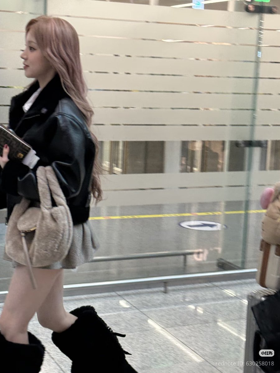 faafafah_'s tweet image. วันนี้ยัยน้องแต่งตัวน่ารักอีกแล้ว เครซี่~~ 🫠

#우기 #YUQI #宋雨琦