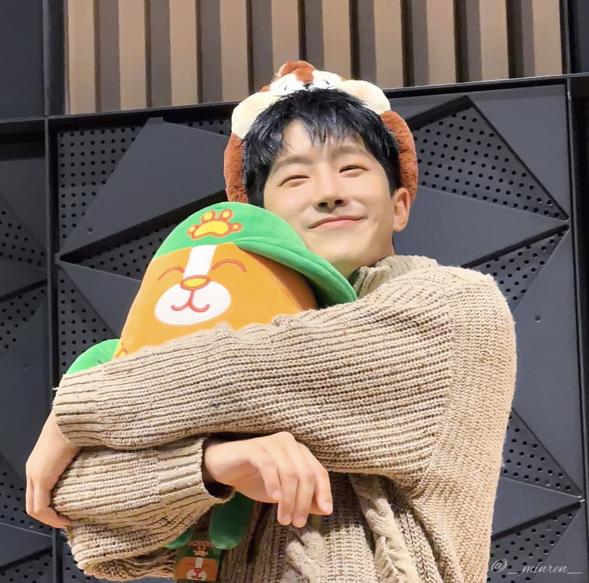 _minren_'s tweet photo. VIVID SOUND サイン会 11/24 1部

😭😭😭

#주니지니 #ZOONIZINI #JINJIN #진진 
#아스트도 #ASTRO https://t.co/hEgW9OAxN0