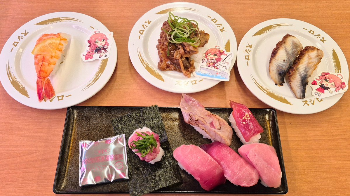 uryuuminene18's tweet image. #スシローさくらみこコラボ
開幕のぼりがみこちだ！✨となりコラボメニューは勿論タッチパネルにみこちが映ったりと身近な場所で推しが見られてそわつきながら終始美味しく楽しめた🌸流れるお皿見て自分以外にも35pがいる！ってわかったのも嬉しかった素敵なコラボありがとうございます！